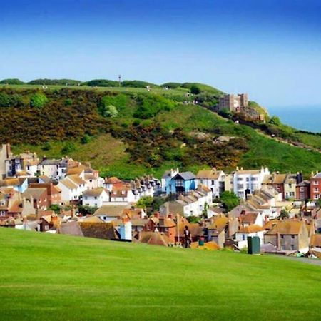 Charming, Bright, Hilltop Apartment. Hastings Exterior photo